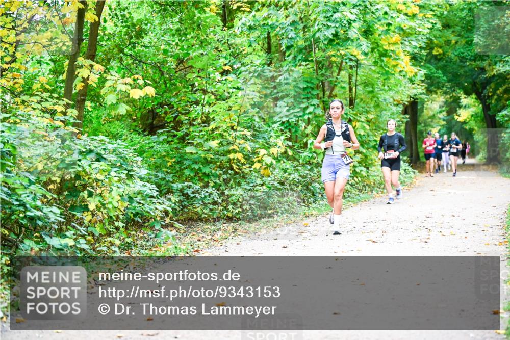 12.10.2025 - Bramfelder Halbmarathon 2025 Dr. Thomas Lammeyer http://msf.ph/oto/9343153 12.10.2025 09:57:27 Laufen 27, 2785 meine-sportfotos.de
