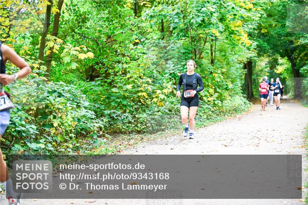 12.10.2025 - Bramfelder Halbmarathon 2025 Dr. Thomas Lammeyer http://msf.ph/oto/9343168 12.10.2025 09:57:29 Laufen 279, 278 meine-sportfotos.de