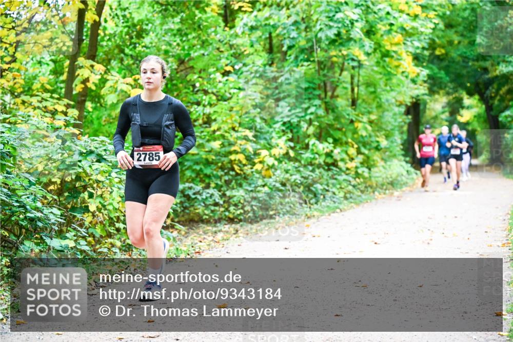 12.10.2025 - Bramfelder Halbmarathon 2025 Dr. Thomas Lammeyer http://msf.ph/oto/9343184 12.10.2025 09:57:31 Laufen 2785 meine-sportfotos.de