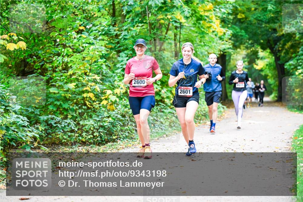 12.10.2025 - Bramfelder Halbmarathon 2025 Dr. Thomas Lammeyer http://msf.ph/oto/9343198 12.10.2025 09:57:37 Laufen 2600, 2601, 2815 meine-sportfotos.de