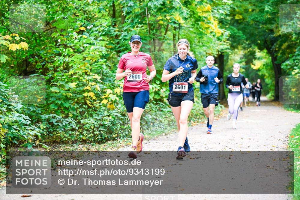 12.10.2025 - Bramfelder Halbmarathon 2025 Dr. Thomas Lammeyer http://msf.ph/oto/9343199 12.10.2025 09:57:37 Laufen 2600, 2601, 2815 meine-sportfotos.de