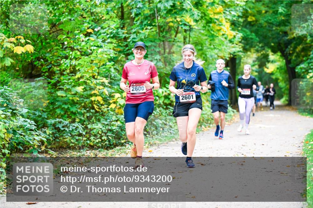 12.10.2025 - Bramfelder Halbmarathon 2025 Dr. Thomas Lammeyer http://msf.ph/oto/9343200 12.10.2025 09:57:37 Laufen 2600, 2601, 2015 meine-sportfotos.de