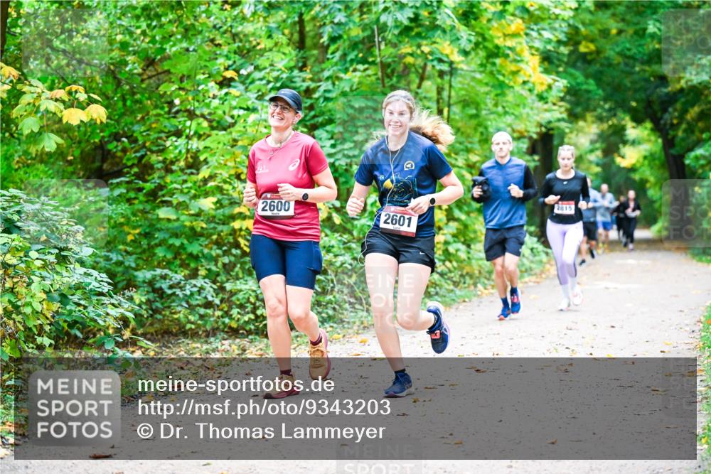 12.10.2025 - Bramfelder Halbmarathon 2025 Dr. Thomas Lammeyer http://msf.ph/oto/9343203 12.10.2025 09:57:38 Laufen 2600, 2601, 2815 meine-sportfotos.de