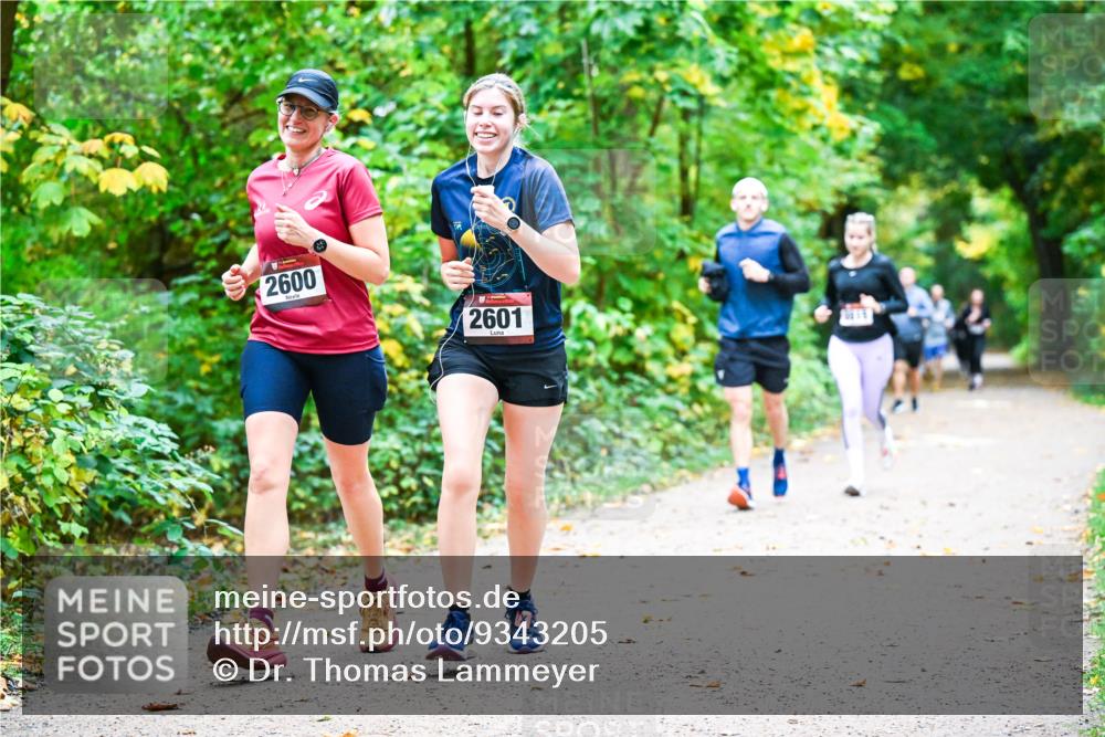 12.10.2025 - Bramfelder Halbmarathon 2025 Dr. Thomas Lammeyer http://msf.ph/oto/9343205 12.10.2025 09:57:38 Laufen 2600, 2601, 0115 meine-sportfotos.de