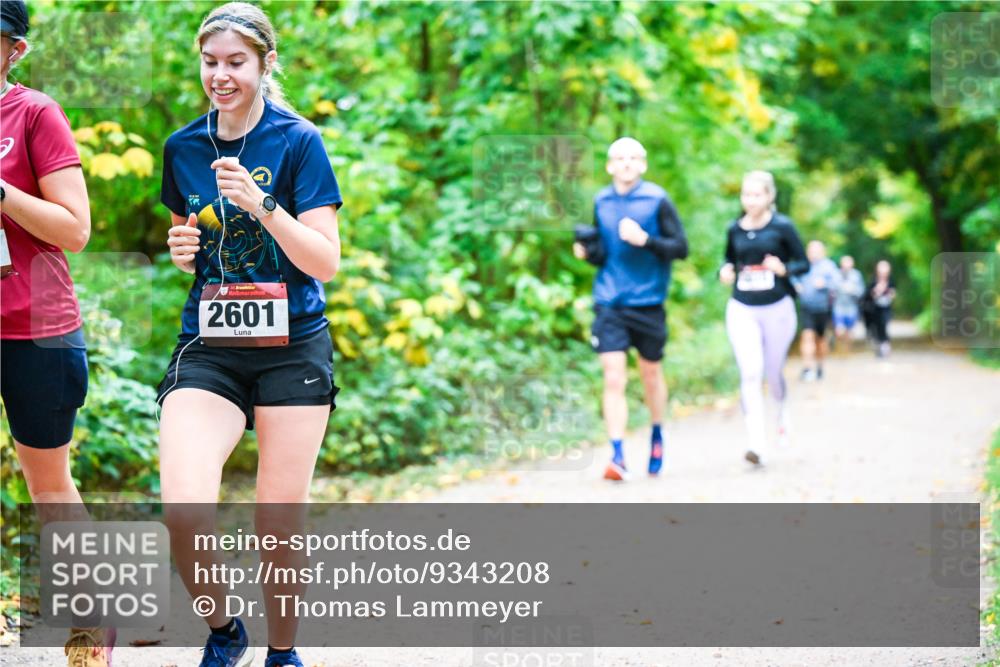 12.10.2025 - Bramfelder Halbmarathon 2025 Dr. Thomas Lammeyer http://msf.ph/oto/9343208 12.10.2025 09:57:39 Laufen 34, 2601 meine-sportfotos.de