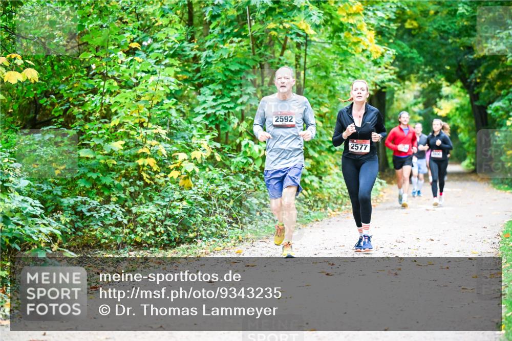 12.10.2025 - Bramfelder Halbmarathon 2025 Dr. Thomas Lammeyer http://msf.ph/oto/9343235 12.10.2025 09:57:51 Laufen 2592, 2577 meine-sportfotos.de