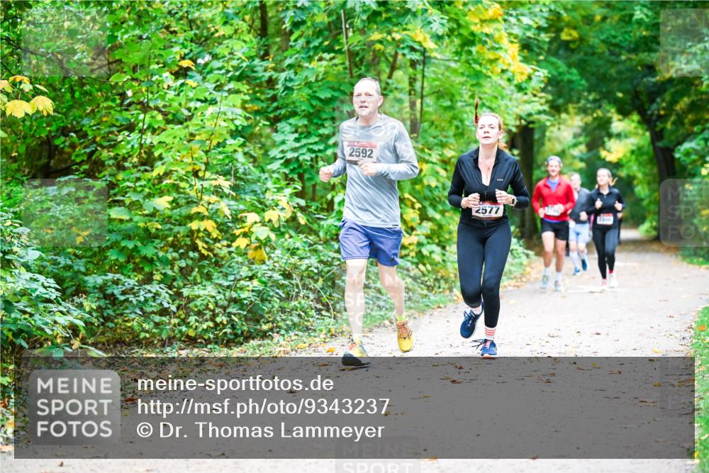 12.10.2025 - Bramfelder Halbmarathon 2025 Dr. Thomas Lammeyer http://msf.ph/oto/9343237 12.10.2025 09:57:51 Laufen 2592, 2577 meine-sportfotos.de