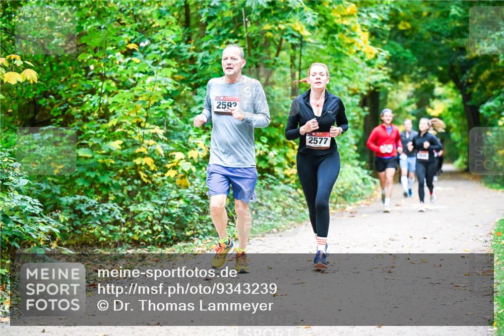 12.10.2025 - Bramfelder Halbmarathon 2025 Dr. Thomas Lammeyer http://msf.ph/oto/9343239 12.10.2025 09:57:51 Laufen 2592, 2577 meine-sportfotos.de