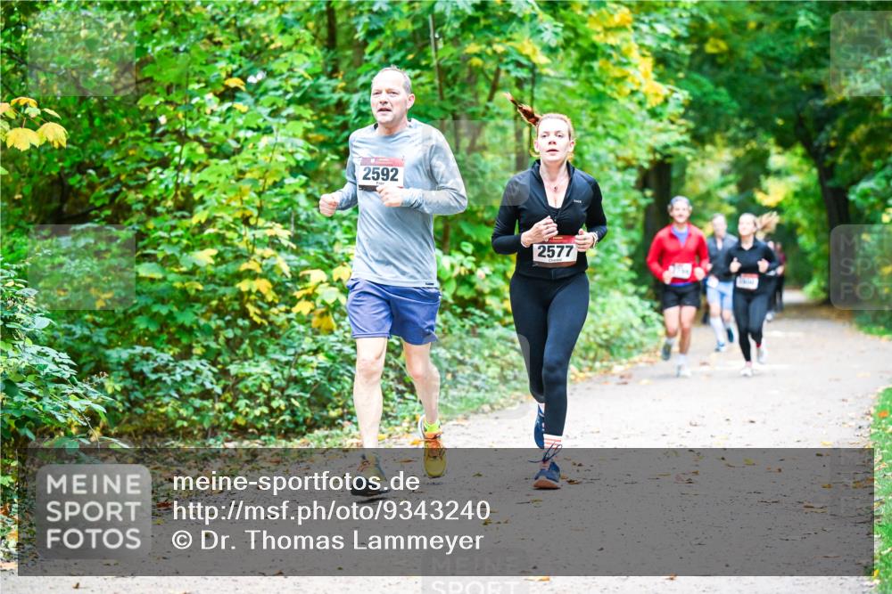 12.10.2025 - Bramfelder Halbmarathon 2025 Dr. Thomas Lammeyer http://msf.ph/oto/9343240 12.10.2025 09:57:51 Laufen 2592, 2577 meine-sportfotos.de