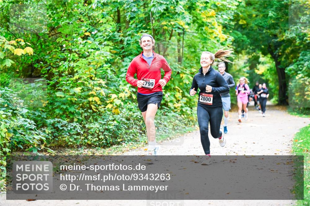 12.10.2025 - Bramfelder Halbmarathon 2025 Dr. Thomas Lammeyer http://msf.ph/oto/9343263 12.10.2025 09:57:56 Laufen 098, 799, 2800 meine-sportfotos.de