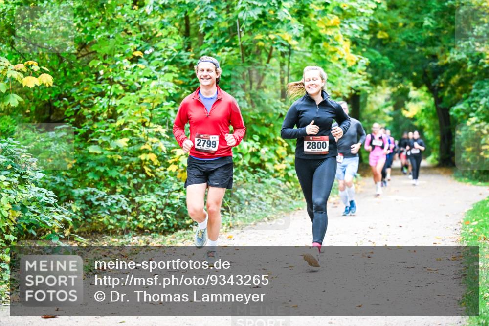 12.10.2025 - Bramfelder Halbmarathon 2025 Dr. Thomas Lammeyer http://msf.ph/oto/9343265 12.10.2025 09:57:56 Laufen 860, 2799, 2800 meine-sportfotos.de