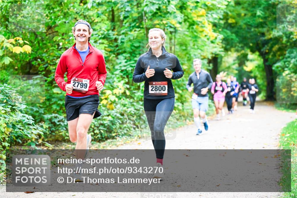 12.10.2025 - Bramfelder Halbmarathon 2025 Dr. Thomas Lammeyer http://msf.ph/oto/9343270 12.10.2025 09:57:57 Laufen 60, 2799, 2800 meine-sportfotos.de