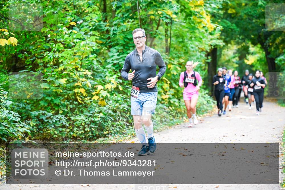 12.10.2025 - Bramfelder Halbmarathon 2025 Dr. Thomas Lammeyer http://msf.ph/oto/9343281 12.10.2025 09:57:59 Laufen 503, 2645 meine-sportfotos.de