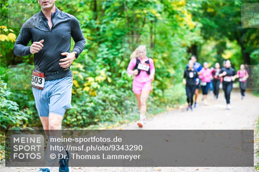 12.10.2025 - Bramfelder Halbmarathon 2025 Dr. Thomas Lammeyer http://msf.ph/oto/9343290 12.10.2025 09:58:01 Laufen 503, 35 meine-sportfotos.de