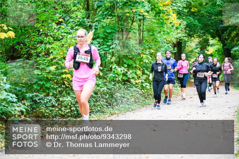 12.10.2025 - Bramfelder Halbmarathon 2025 Dr. Thomas Lammeyer http://msf.ph/oto/9343298 12.10.2025 09:58:02 Laufen 2645, 01, 94, 2650, 2555 meine-sportfotos.de