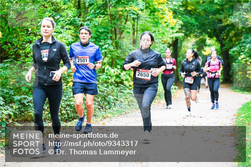 12.10.2025 - Bramfelder Halbmarathon 2025 Dr. Thomas Lammeyer http://msf.ph/oto/9343317 12.10.2025 09:58:06 Laufen 94, 2501, 2650, 873, 2555 meine-sportfotos.de