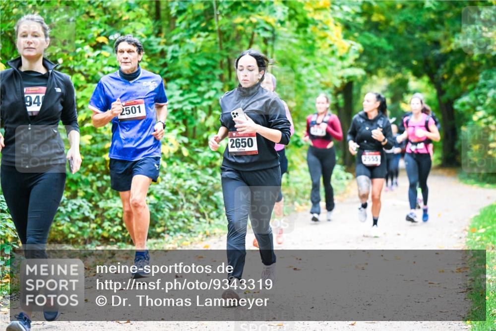 12.10.2025 - Bramfelder Halbmarathon 2025 Dr. Thomas Lammeyer http://msf.ph/oto/9343319 12.10.2025 09:58:06 Laufen 94, 2501, 2650, 2555 meine-sportfotos.de