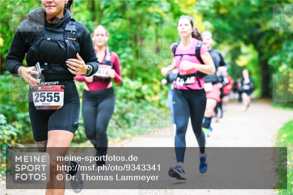 12.10.2025 - Bramfelder Halbmarathon 2025 Dr. Thomas Lammeyer http://msf.ph/oto/9343341 12.10.2025 09:58:10 Laufen 34, 2555, 672 meine-sportfotos.de