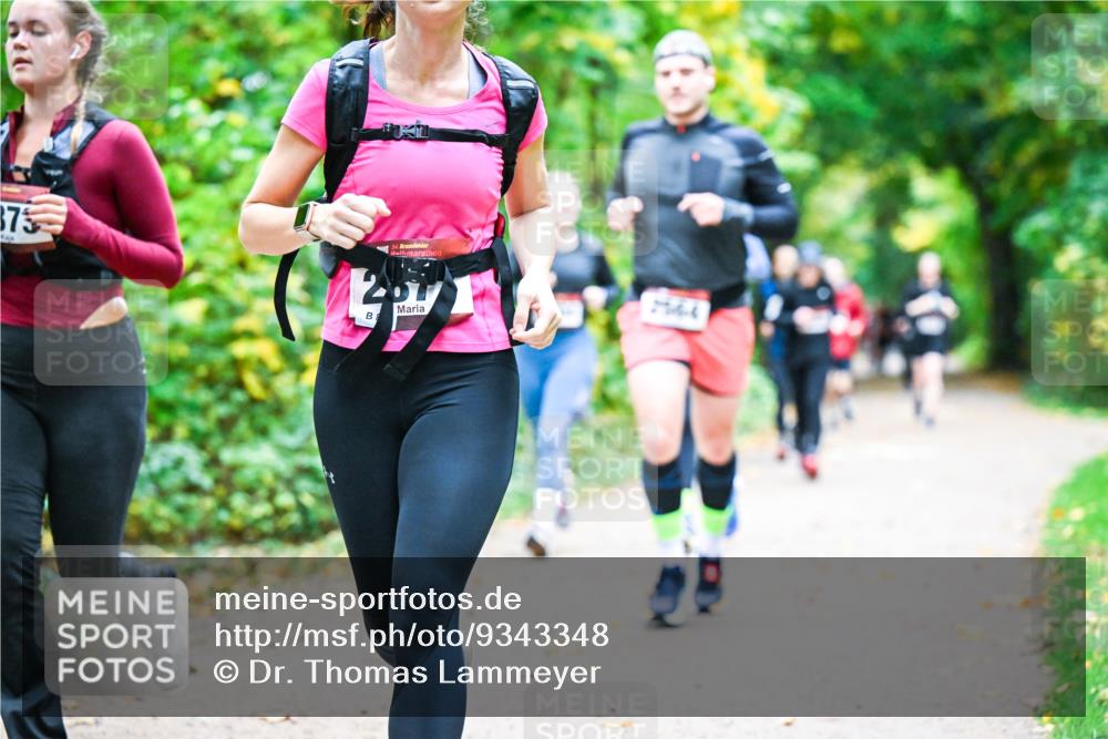 12.10.2025 - Bramfelder Halbmarathon 2025 Dr. Thomas Lammeyer http://msf.ph/oto/9343348 12.10.2025 09:58:11 Laufen 373, 34 meine-sportfotos.de