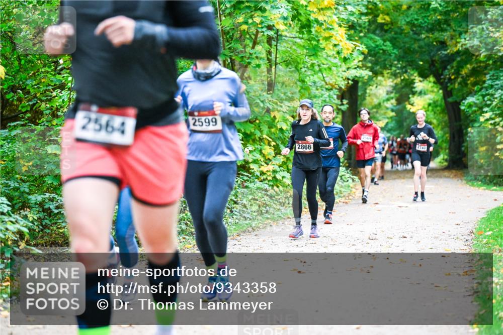 12.10.2025 - Bramfelder Halbmarathon 2025 Dr. Thomas Lammeyer http://msf.ph/oto/9343358 12.10.2025 09:58:13 Laufen 2564, 2599, 2866, 2569, 2743 meine-sportfotos.de