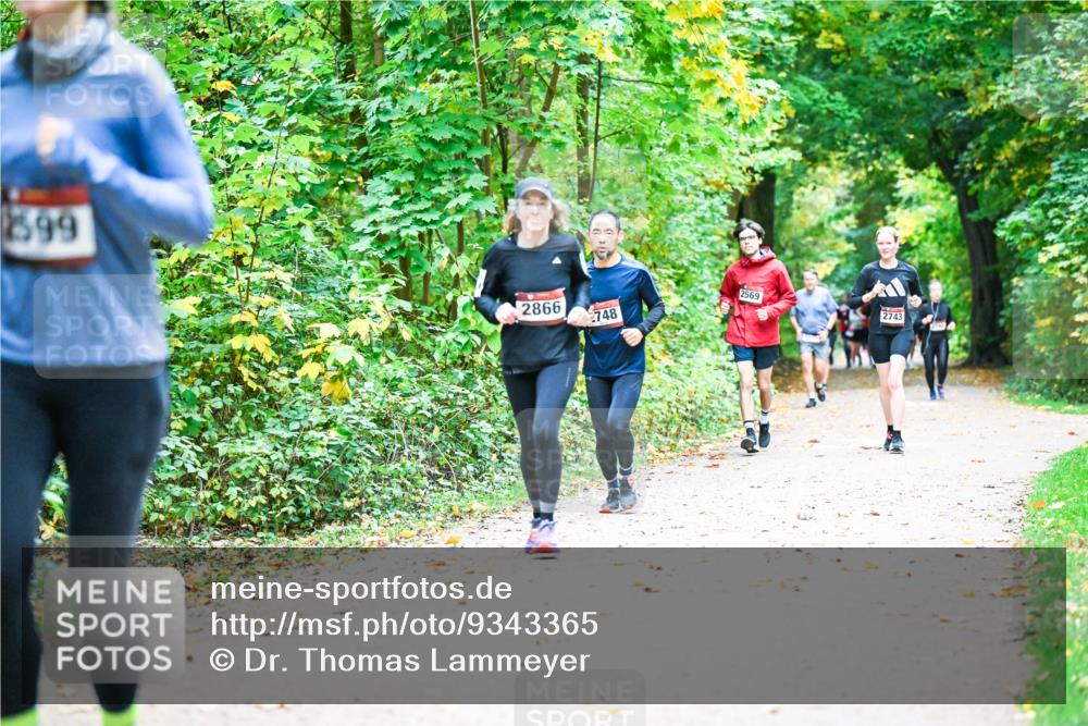 12.10.2025 - Bramfelder Halbmarathon 2025 Dr. Thomas Lammeyer http://msf.ph/oto/9343365 12.10.2025 09:58:14 Laufen 599, 2866, 748, 2569, 2743 meine-sportfotos.de