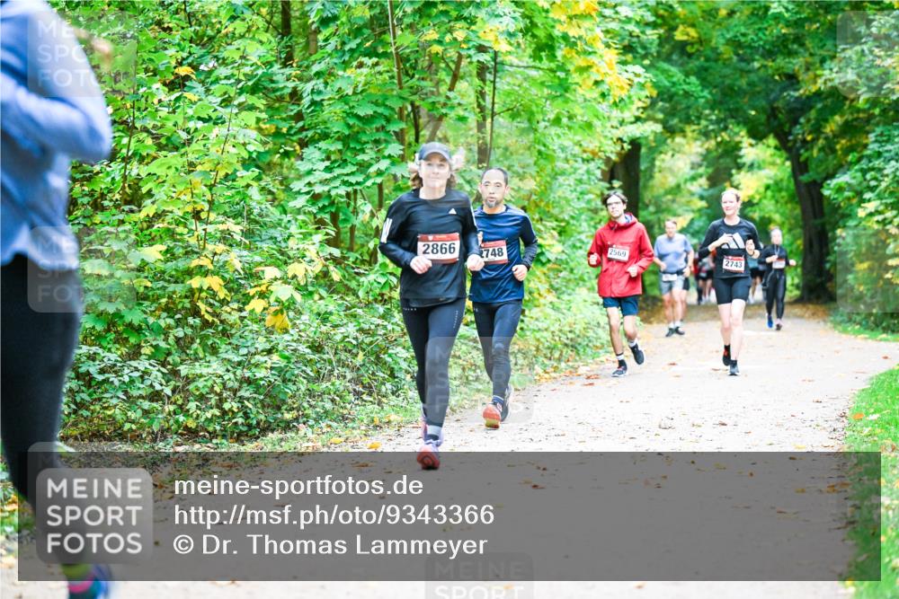 12.10.2025 - Bramfelder Halbmarathon 2025 Dr. Thomas Lammeyer http://msf.ph/oto/9343366 12.10.2025 09:58:14 Laufen 2866, 2748, 2569, 2743 meine-sportfotos.de