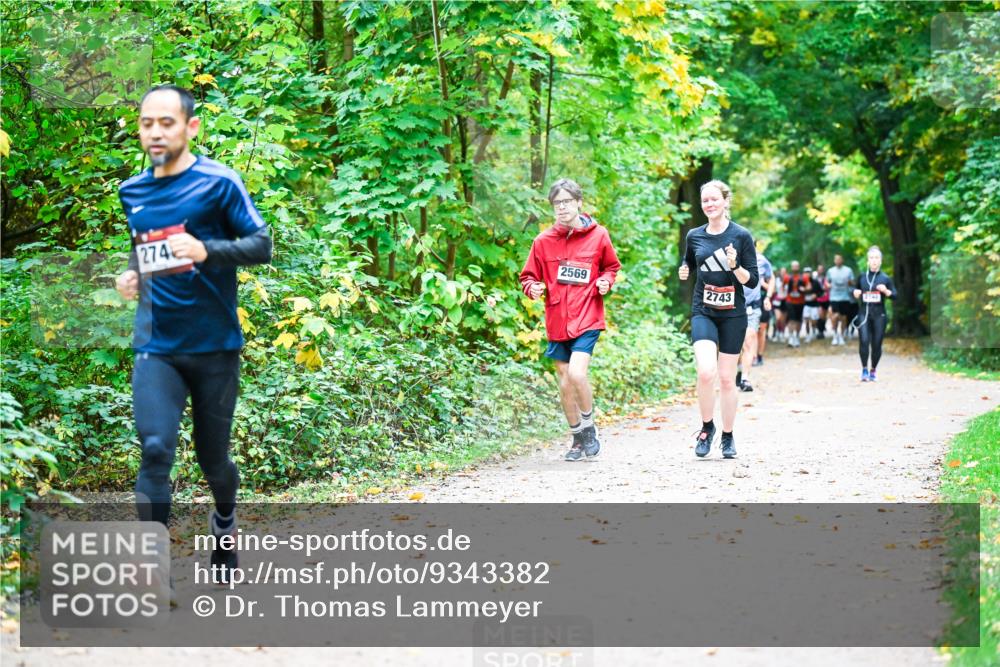 12.10.2025 - Bramfelder Halbmarathon 2025 Dr. Thomas Lammeyer http://msf.ph/oto/9343382 12.10.2025 09:58:16 Laufen 274, 2569, 2743 meine-sportfotos.de