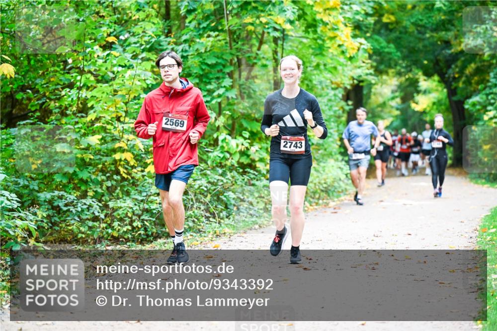 12.10.2025 - Bramfelder Halbmarathon 2025 Dr. Thomas Lammeyer http://msf.ph/oto/9343392 12.10.2025 09:58:19 Laufen 2569, 2743 meine-sportfotos.de
