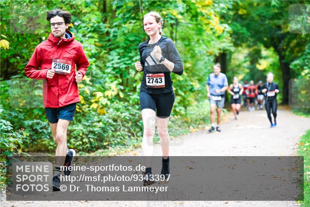 12.10.2025 - Bramfelder Halbmarathon 2025 Dr. Thomas Lammeyer http://msf.ph/oto/9343397 12.10.2025 09:58:20 Laufen 2569, 2743, 20 meine-sportfotos.de