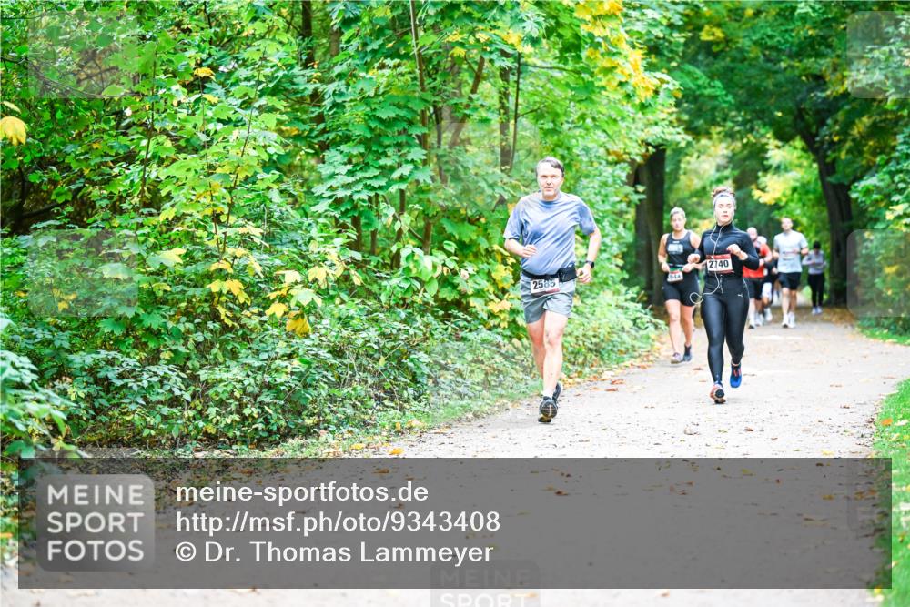12.10.2025 - Bramfelder Halbmarathon 2025 Dr. Thomas Lammeyer http://msf.ph/oto/9343408 12.10.2025 09:58:22 Laufen 2585, 2740 meine-sportfotos.de