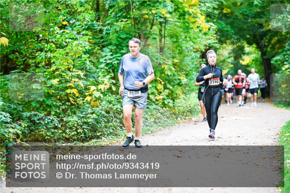12.10.2025 - Bramfelder Halbmarathon 2025 Dr. Thomas Lammeyer http://msf.ph/oto/9343419 12.10.2025 09:58:23 Laufen 2740, 2585 meine-sportfotos.de