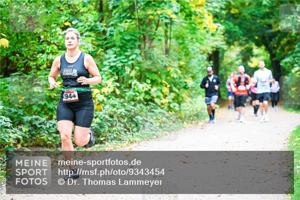 12.10.2025 - Bramfelder Halbmarathon 2025 Dr. Thomas Lammeyer http://msf.ph/oto/9343454 12.10.2025 09:58:28 Laufen 1944 meine-sportfotos.de