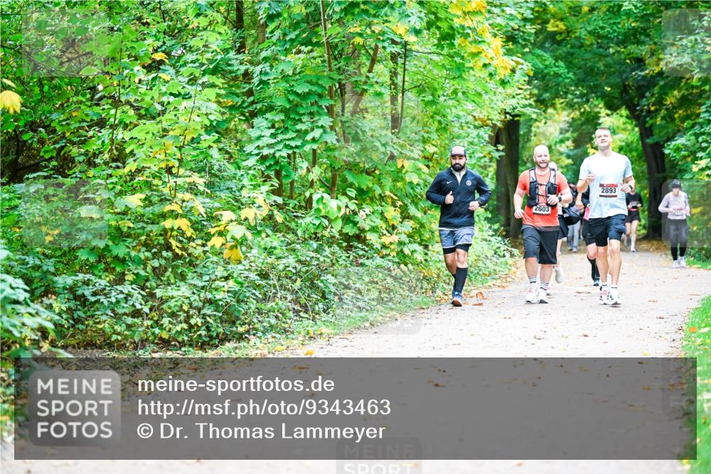 12.10.2025 - Bramfelder Halbmarathon 2025 Dr. Thomas Lammeyer http://msf.ph/oto/9343463 12.10.2025 09:58:30 Laufen 2603, 2893, 241 meine-sportfotos.de