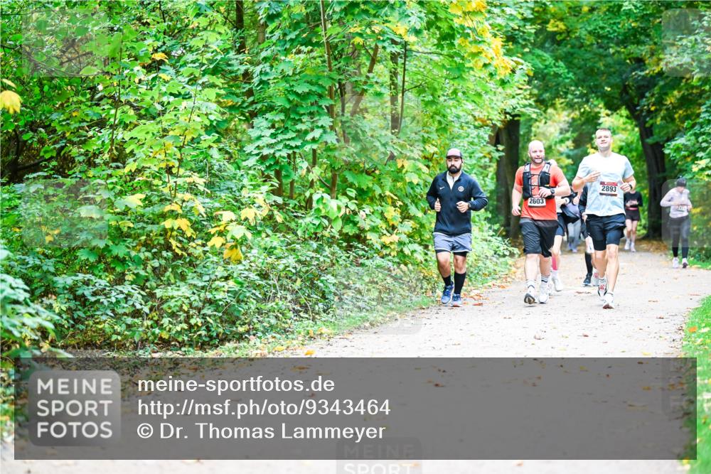 12.10.2025 - Bramfelder Halbmarathon 2025 Dr. Thomas Lammeyer http://msf.ph/oto/9343464 12.10.2025 09:58:30 Laufen 2603, 2893 meine-sportfotos.de