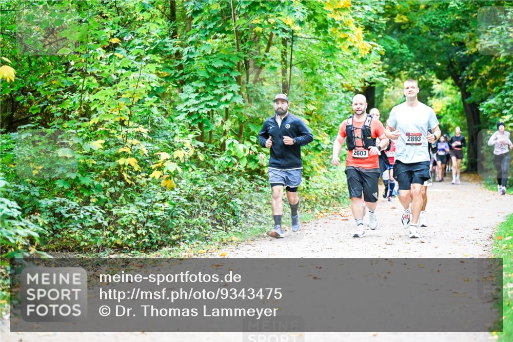 12.10.2025 - Bramfelder Halbmarathon 2025 Dr. Thomas Lammeyer http://msf.ph/oto/9343475 12.10.2025 09:58:32 Laufen 2603, 2893 meine-sportfotos.de