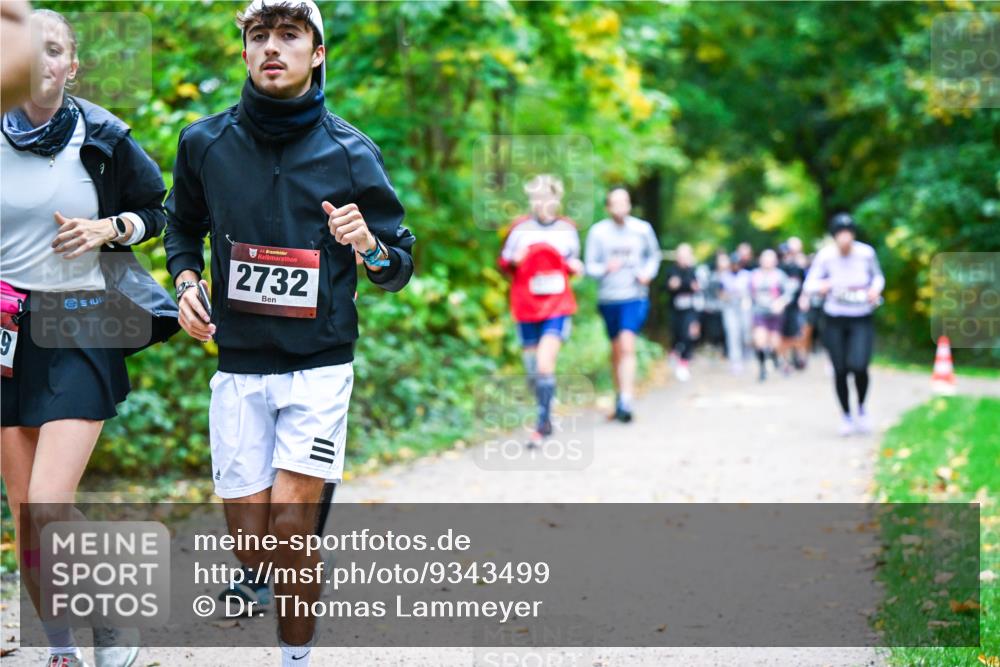 12.10.2025 - Bramfelder Halbmarathon 2025 Dr. Thomas Lammeyer http://msf.ph/oto/9343499 12.10.2025 09:58:37 Laufen 9, 2732 meine-sportfotos.de