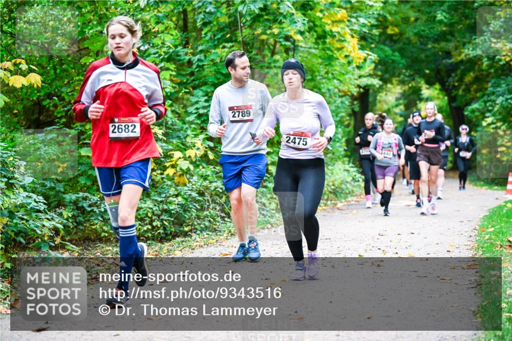 12.10.2025 - Bramfelder Halbmarathon 2025 Dr. Thomas Lammeyer http://msf.ph/oto/9343516 12.10.2025 09:58:41 Laufen 2682, 2789, 2475, 2440 meine-sportfotos.de