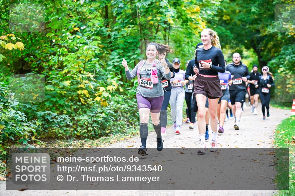 12.10.2025 - Bramfelder Halbmarathon 2025 Dr. Thomas Lammeyer http://msf.ph/oto/9343540 12.10.2025 09:58:45 Laufen 2440, 702, 2678, 2973, 26, 679 meine-sportfotos.de