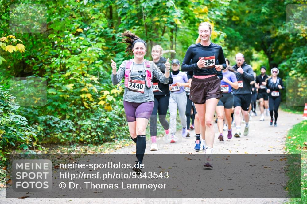 12.10.2025 - Bramfelder Halbmarathon 2025 Dr. Thomas Lammeyer http://msf.ph/oto/9343543 12.10.2025 09:58:45 Laufen 694, 2440, 03, 26781, 679 meine-sportfotos.de