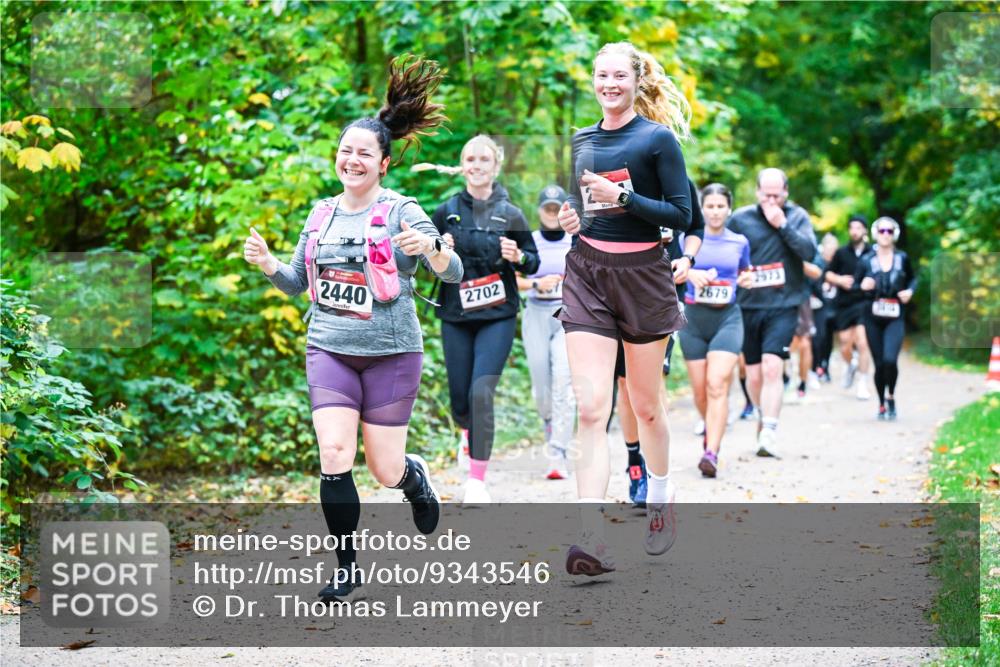 12.10.2025 - Bramfelder Halbmarathon 2025 Dr. Thomas Lammeyer http://msf.ph/oto/9343546 12.10.2025 09:58:45 Laufen 2440, 2702, 2679 meine-sportfotos.de