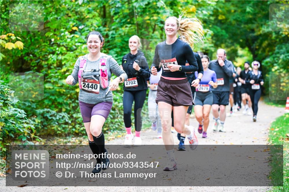 12.10.2025 - Bramfelder Halbmarathon 2025 Dr. Thomas Lammeyer http://msf.ph/oto/9343547 12.10.2025 09:58:45 Laufen 2440, 2702, 26, 2679 meine-sportfotos.de