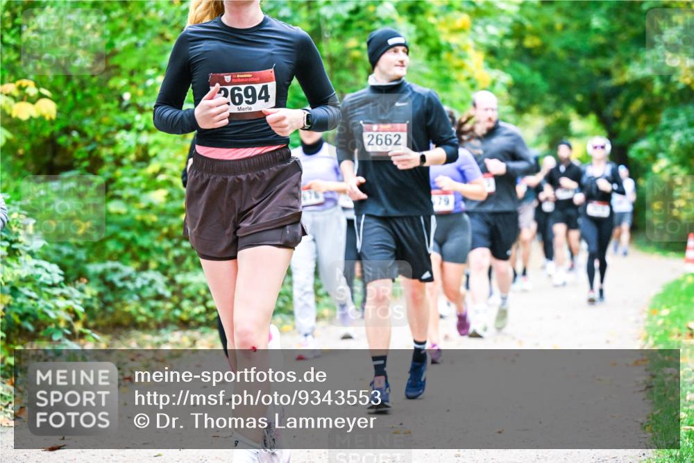 12.10.2025 - Bramfelder Halbmarathon 2025 Dr. Thomas Lammeyer http://msf.ph/oto/9343553 12.10.2025 09:58:46 Laufen 34, 2694, 2662, 79 meine-sportfotos.de