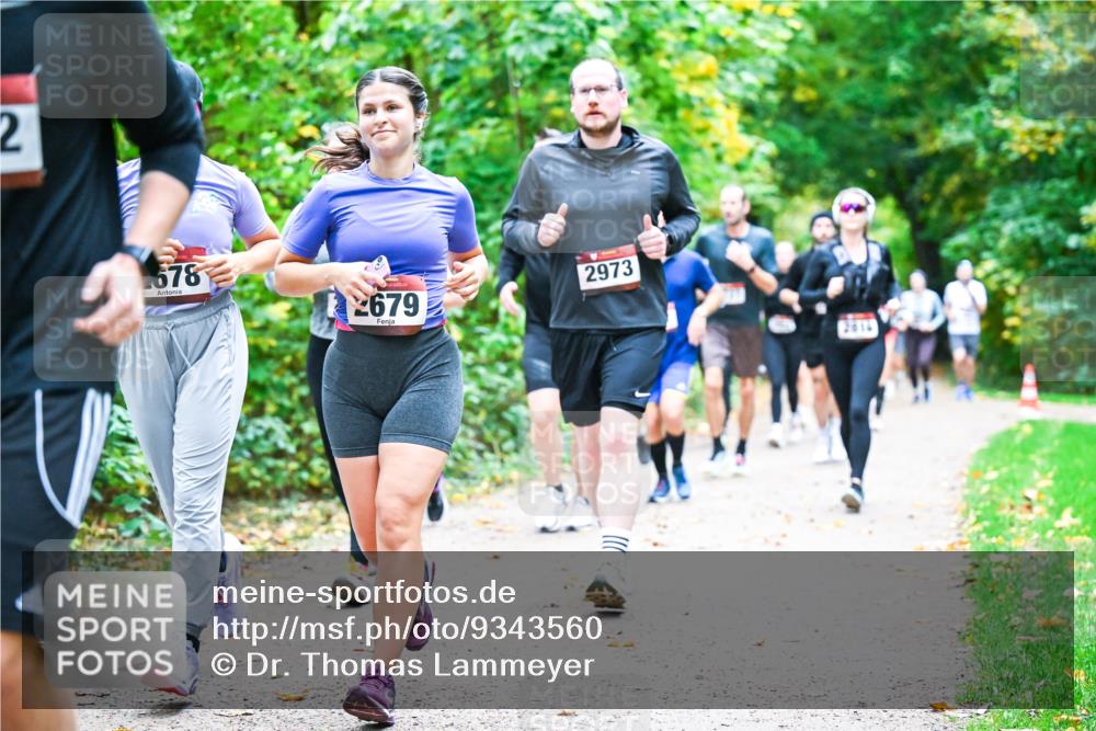 12.10.2025 - Bramfelder Halbmarathon 2025 Dr. Thomas Lammeyer http://msf.ph/oto/9343560 12.10.2025 09:58:48 Laufen 2, 678, 679, 2973, 2016 meine-sportfotos.de