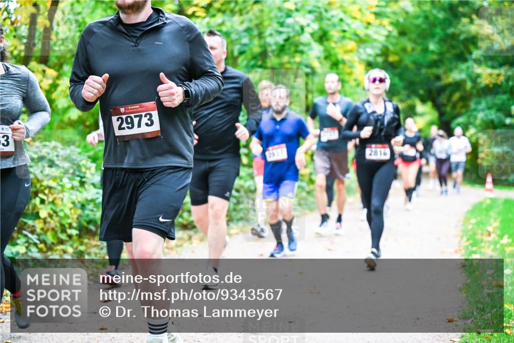 12.10.2025 - Bramfelder Halbmarathon 2025 Dr. Thomas Lammeyer http://msf.ph/oto/9343567 12.10.2025 09:58:50 Laufen 73, 3, 34, 2973, 2837, 2816 meine-sportfotos.de