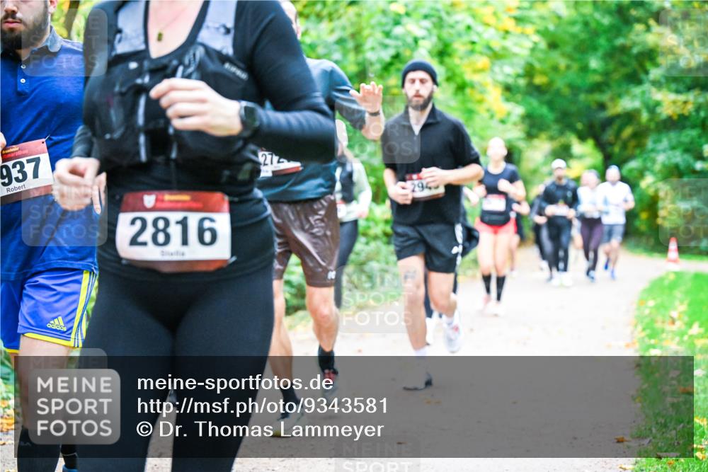 12.10.2025 - Bramfelder Halbmarathon 2025 Dr. Thomas Lammeyer http://msf.ph/oto/9343581 12.10.2025 09:58:52 Laufen 937, 2816, 272, 295 meine-sportfotos.de
