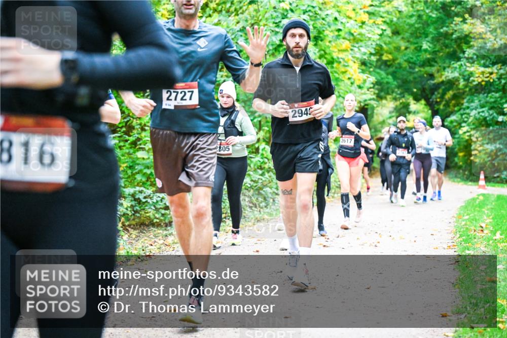 12.10.2025 - Bramfelder Halbmarathon 2025 Dr. Thomas Lammeyer http://msf.ph/oto/9343582 12.10.2025 09:58:52 Laufen 816, 2727, 2805, 294, 2617 meine-sportfotos.de
