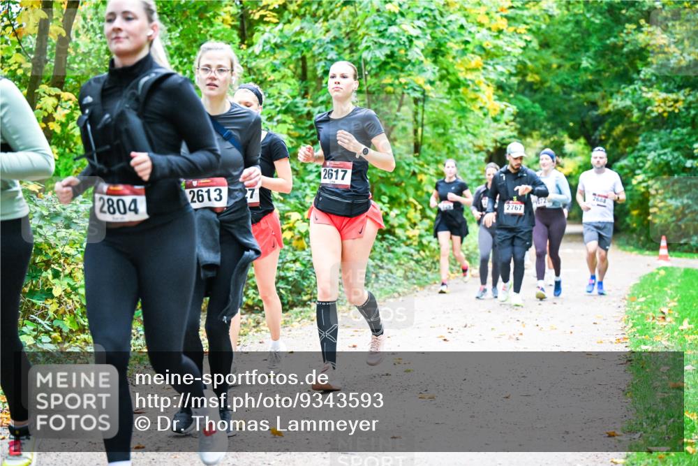12.10.2025 - Bramfelder Halbmarathon 2025 Dr. Thomas Lammeyer http://msf.ph/oto/9343593 12.10.2025 09:58:55 Laufen 2613, 27, 2804, 2617, 2767, 2688 meine-sportfotos.de