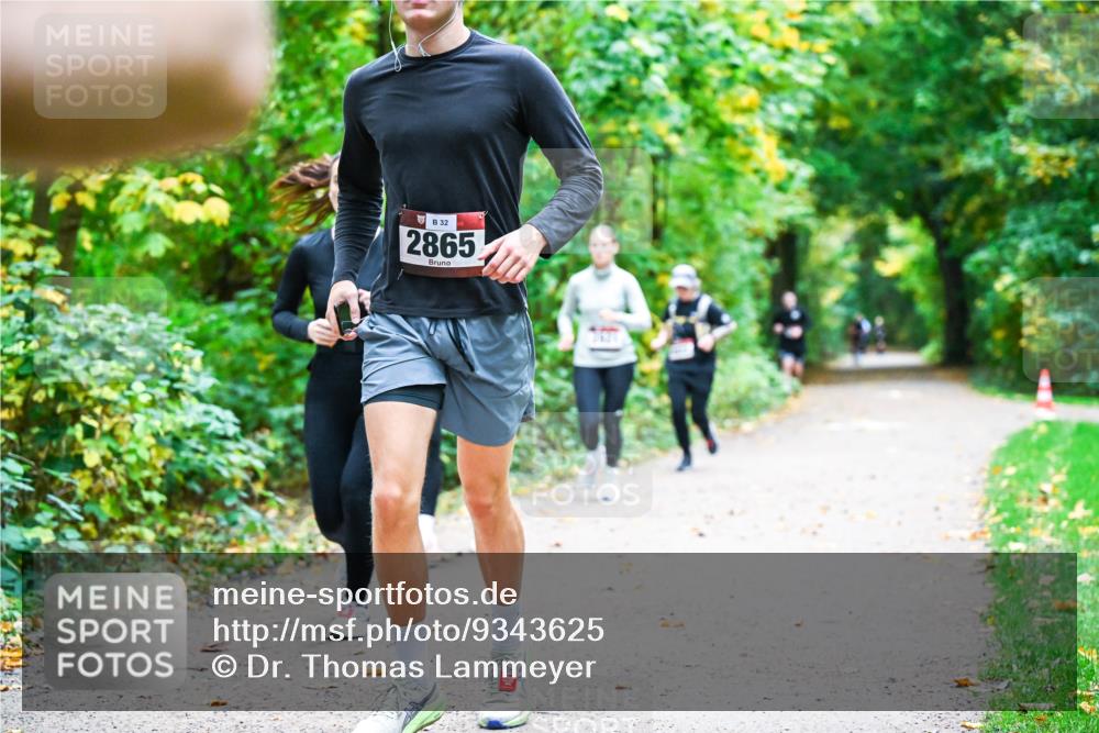 12.10.2025 - Bramfelder Halbmarathon 2025 Dr. Thomas Lammeyer http://msf.ph/oto/9343625 12.10.2025 09:59:00 Laufen 32, 2865 meine-sportfotos.de
