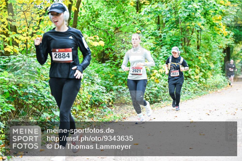 12.10.2025 - Bramfelder Halbmarathon 2025 Dr. Thomas Lammeyer http://msf.ph/oto/9343635 12.10.2025 09:59:02 Laufen 2884, 2921, 2822 meine-sportfotos.de