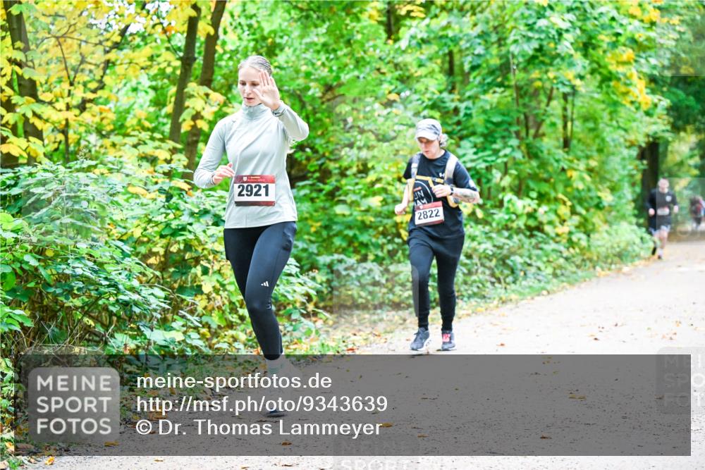 12.10.2025 - Bramfelder Halbmarathon 2025 Dr. Thomas Lammeyer http://msf.ph/oto/9343639 12.10.2025 09:59:03 Laufen 2921, 2822 meine-sportfotos.de